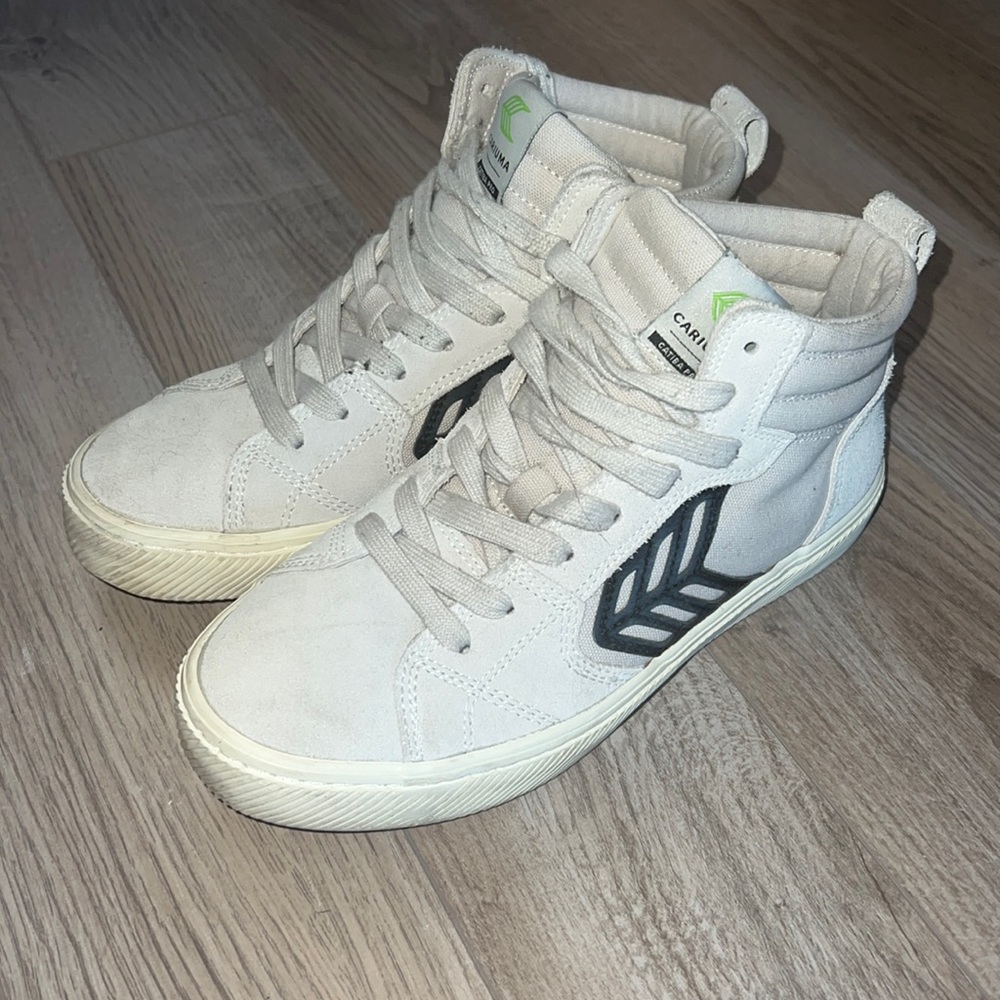 Cariuma Sneakers, White Suede